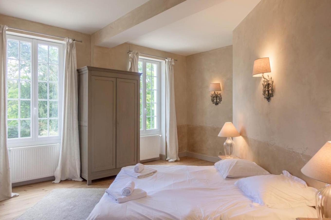 Maison Chaleureuse De 4 A 12 Personnes Neuville-aux-Bois ภายนอก รูปภาพ