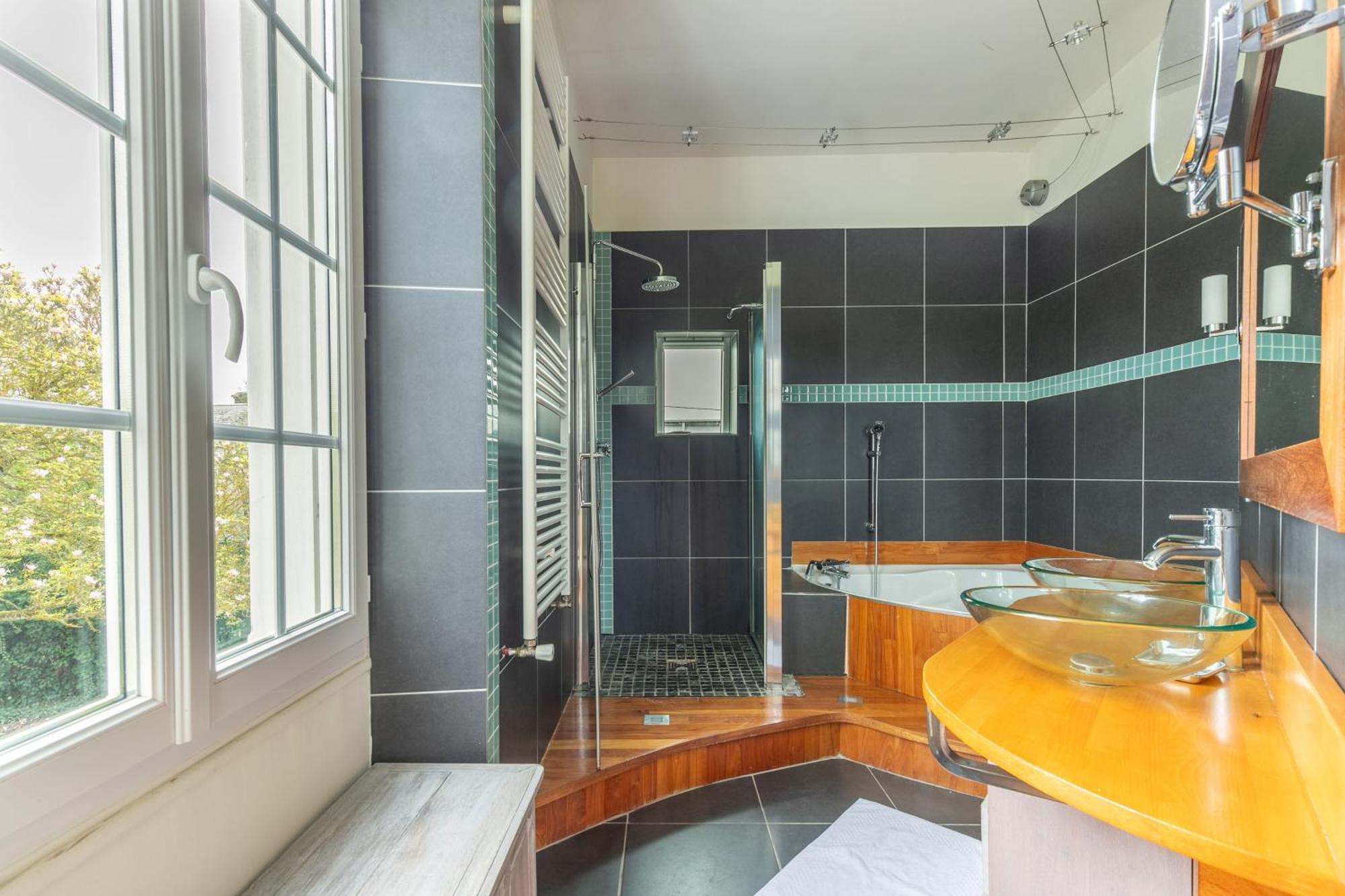 Maison Chaleureuse De 4 A 12 Personnes Neuville-aux-Bois ภายนอก รูปภาพ