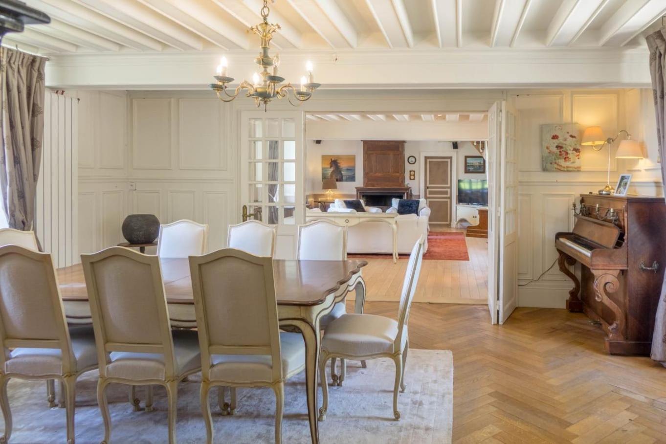 Maison Chaleureuse De 4 A 12 Personnes Neuville-aux-Bois ภายนอก รูปภาพ