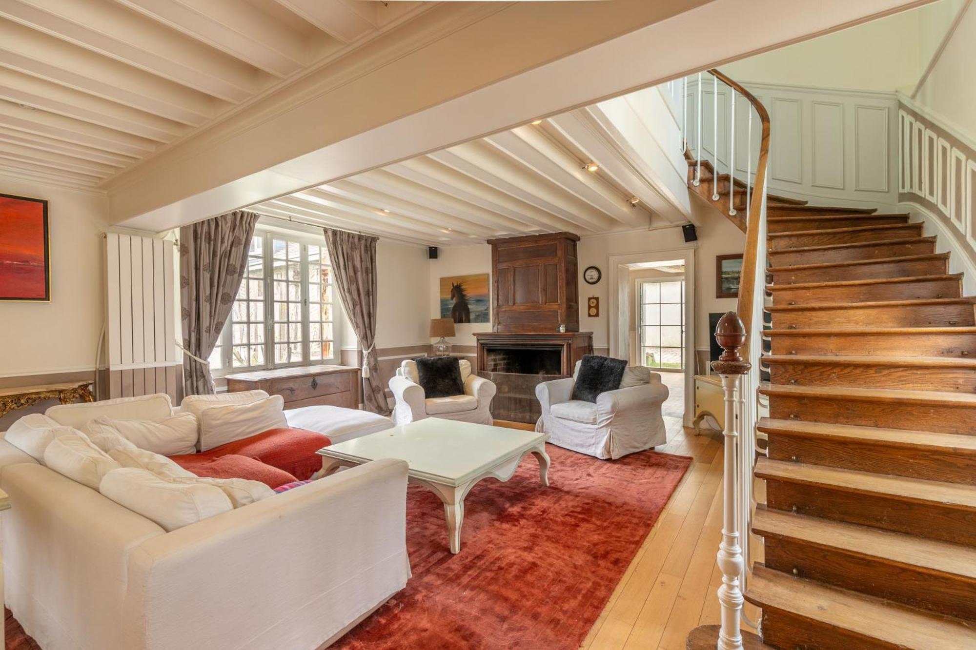Maison Chaleureuse De 4 A 12 Personnes Neuville-aux-Bois ภายนอก รูปภาพ